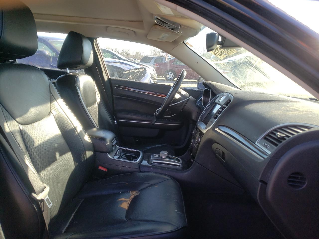Photo 5 from auction – 2016 CHRYSLER 300C with VIN 2C3CCAEG2GH243612