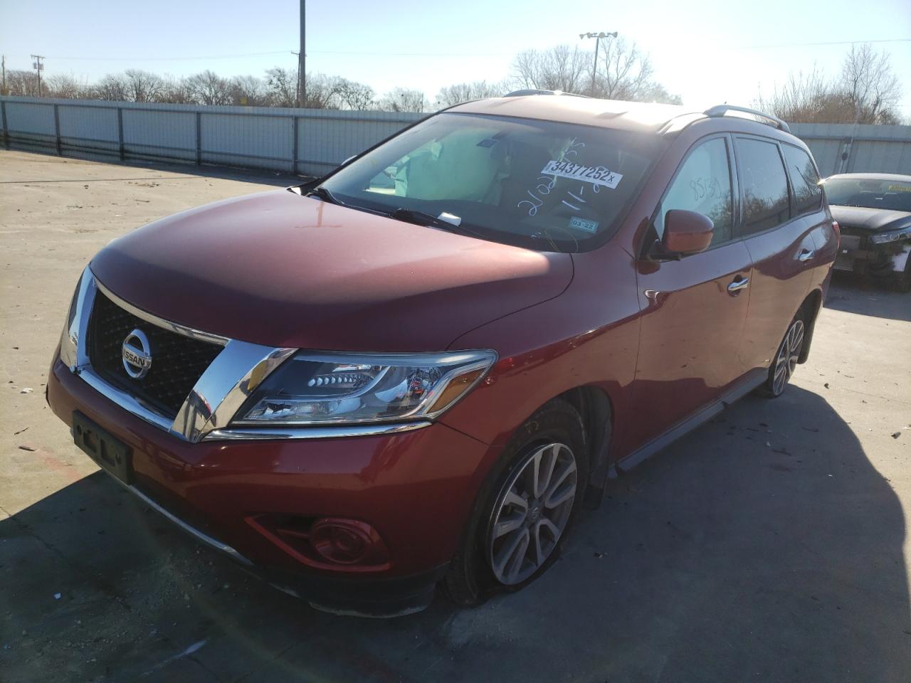 Photo 2 from auction – 2015 NISSAN PATHFINDER with VIN 5N1AR2MN1FC668517