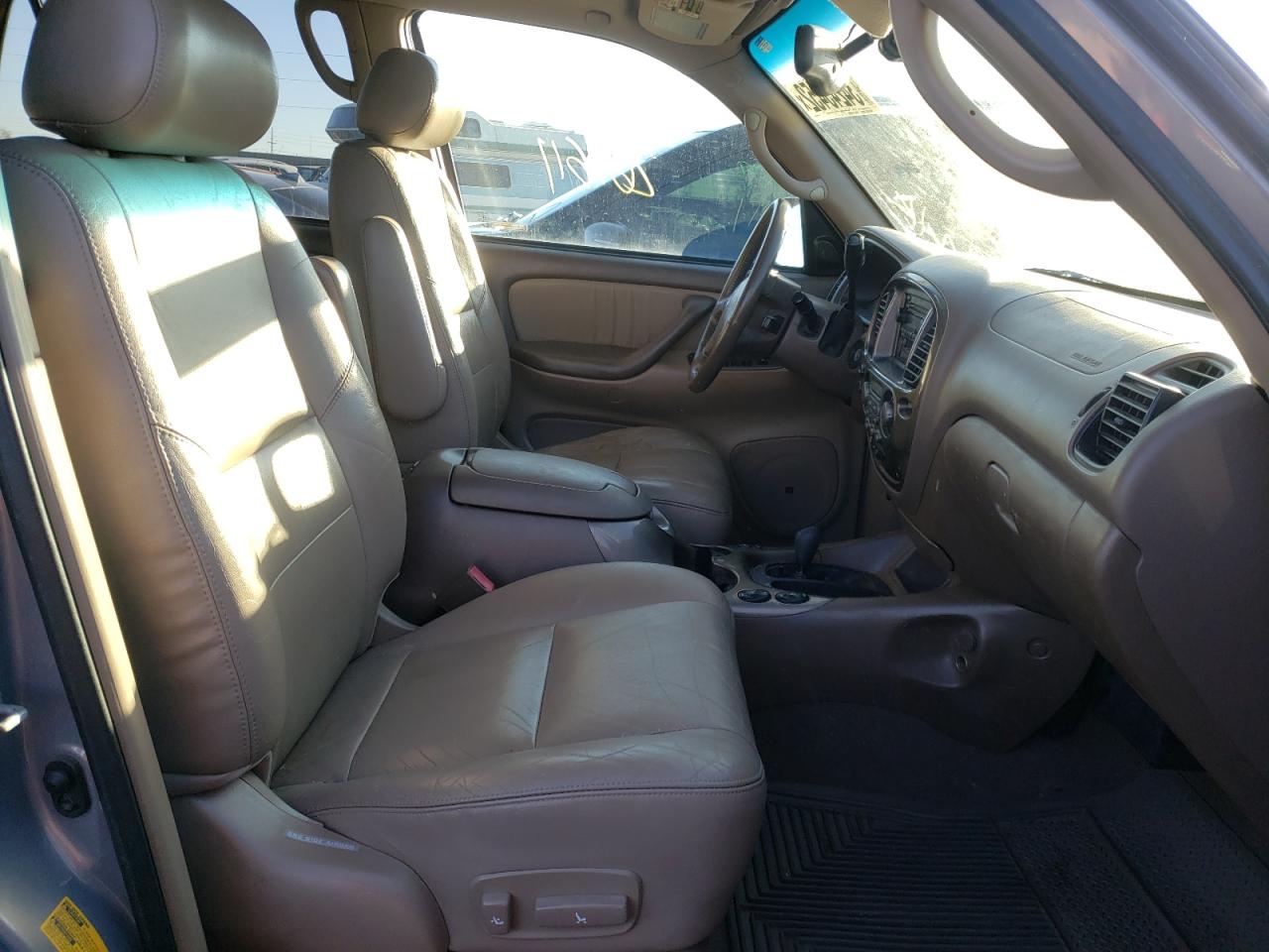 Photo 5 from auction – 2002 TOYOTA SEQUOIA LI with VIN 5TDBT48AX2S086146