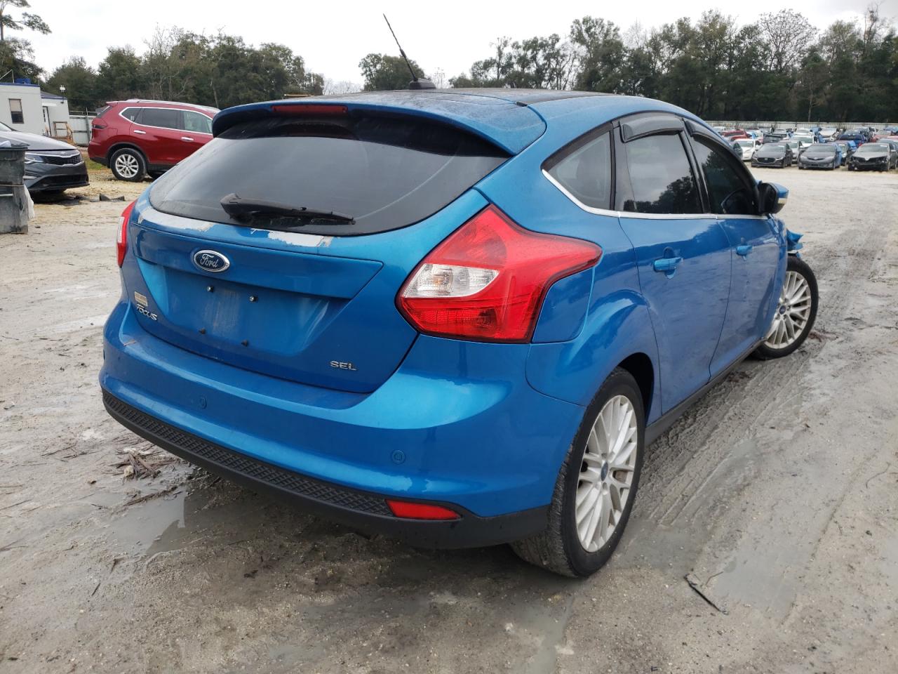 Photo 4 from auction – 2012 FORD FOCUS SEL with VIN 1FAHP3M22CL118555