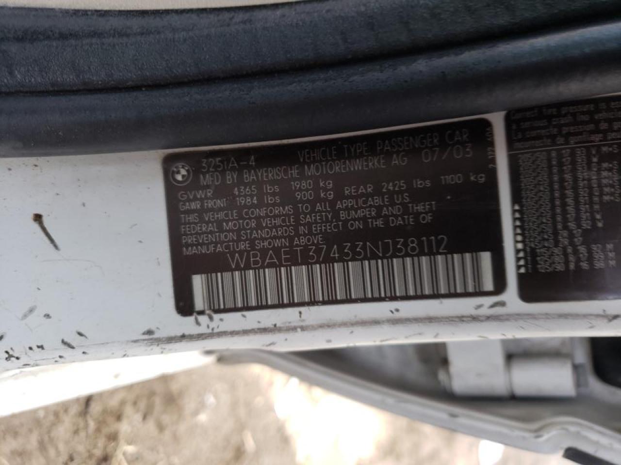 Zdjęcie 10 z aukcji – 2003 BMW 325 I z VIN WBAET37433NJ38112