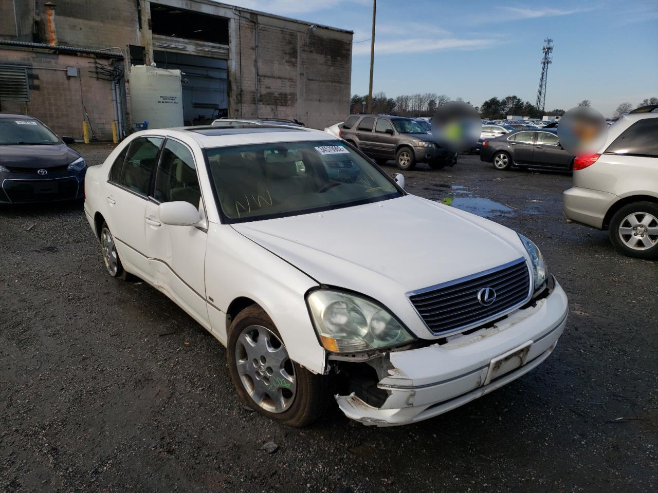 LEXUS LS 430 2001 with VIN JTHBN30F110005367 - Photo from auction