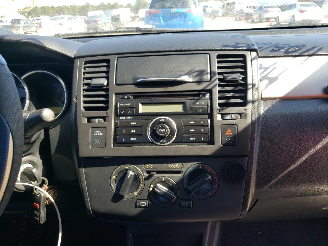 Photo 9 from auction – 2007 NISSAN VERSA S with VIN 3N1BC11E07L431647