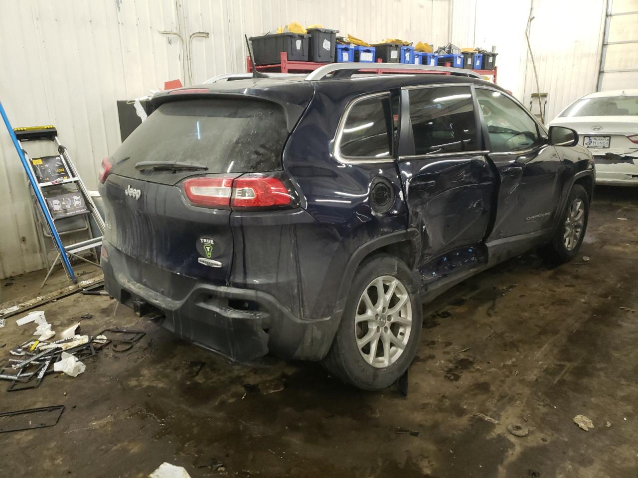 Photo 4 from auction – 2016 JEEP CHEROKEE L with VIN 1C4PJMCS2GW332058