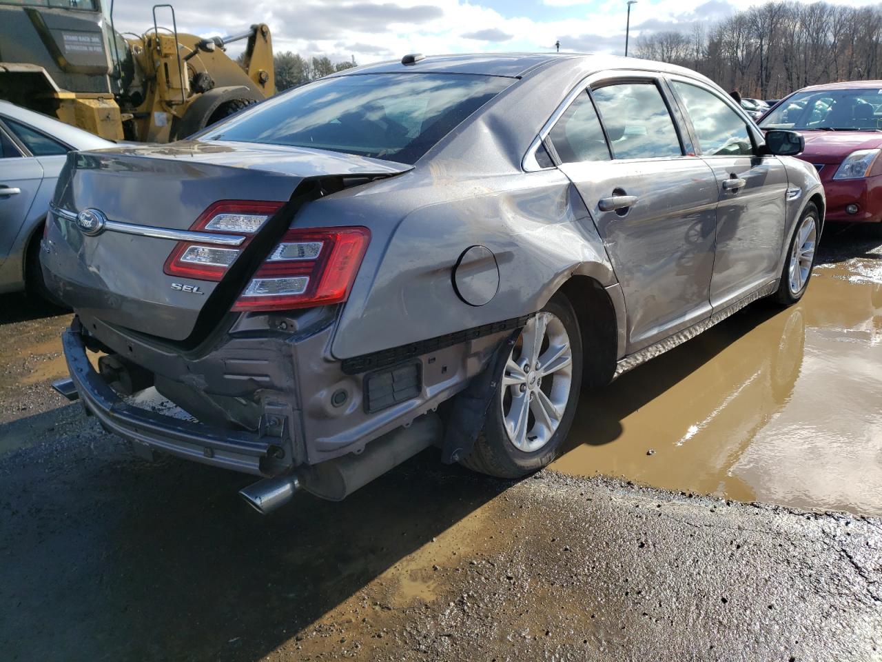 Photo 4 from auction – 2013 FORD TAURUS SEL with VIN 1FAHP2E88DG200636