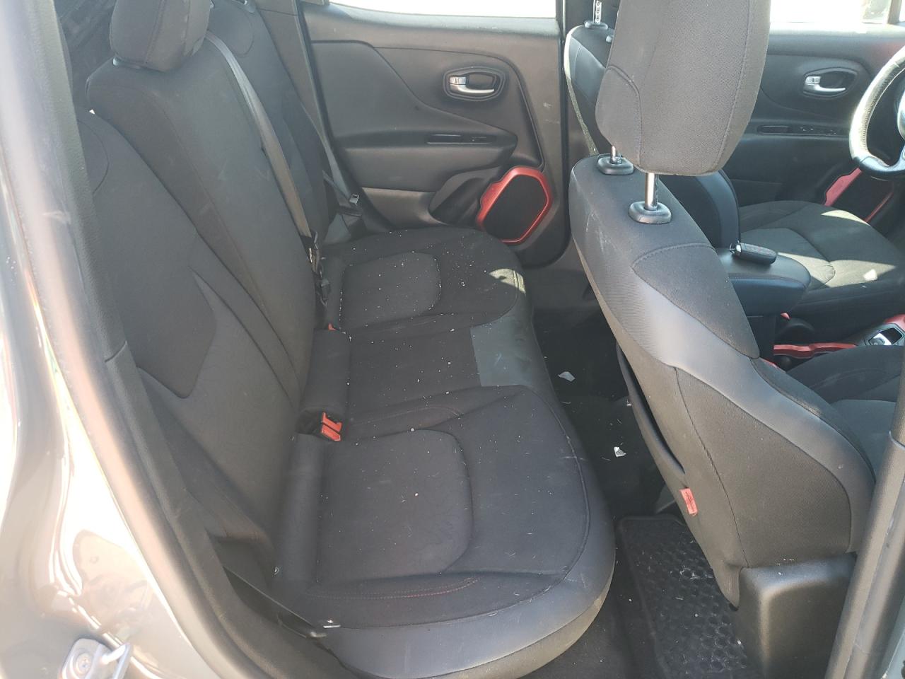 Photo 6 from auction – 2016 JEEP RENEGADE T with VIN ZACCJBCT8GPD62030