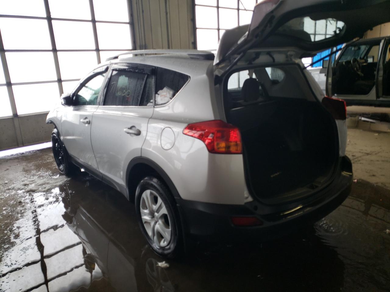 Photo 3 from auction – 2015 TOYOTA RAV4 LE with VIN 2T3BFREV9FW255086