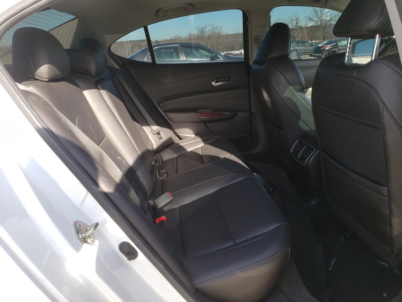 Photo 6 from auction – 2016 ACURA TLX with VIN 19UUB1F32GA015351