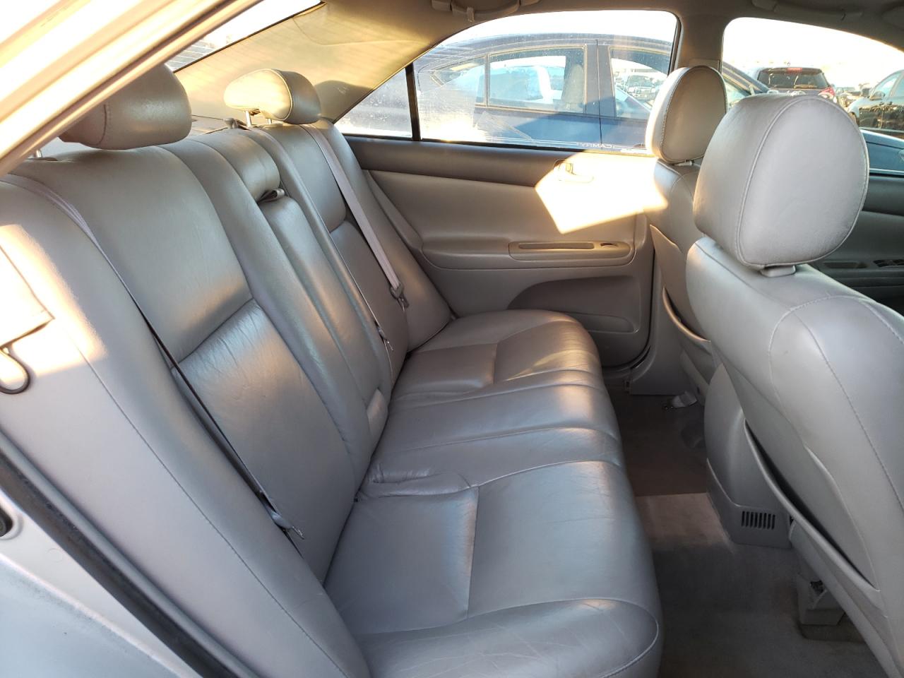 Photo 6 from auction – 2002 TOYOTA CAMRY LE with VIN 4T1BE32KX2U589981