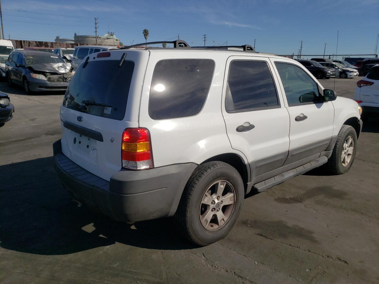 Photo 4 from auction – 2006 FORD ESCAPE with VIN 1FMCU03136KA39017