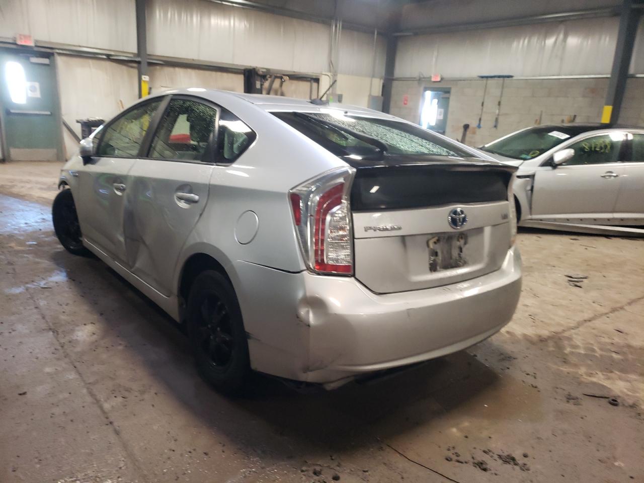 Photo 3 from auction – 2014 TOYOTA PRIUS with VIN JTDKN3DU4E1748812