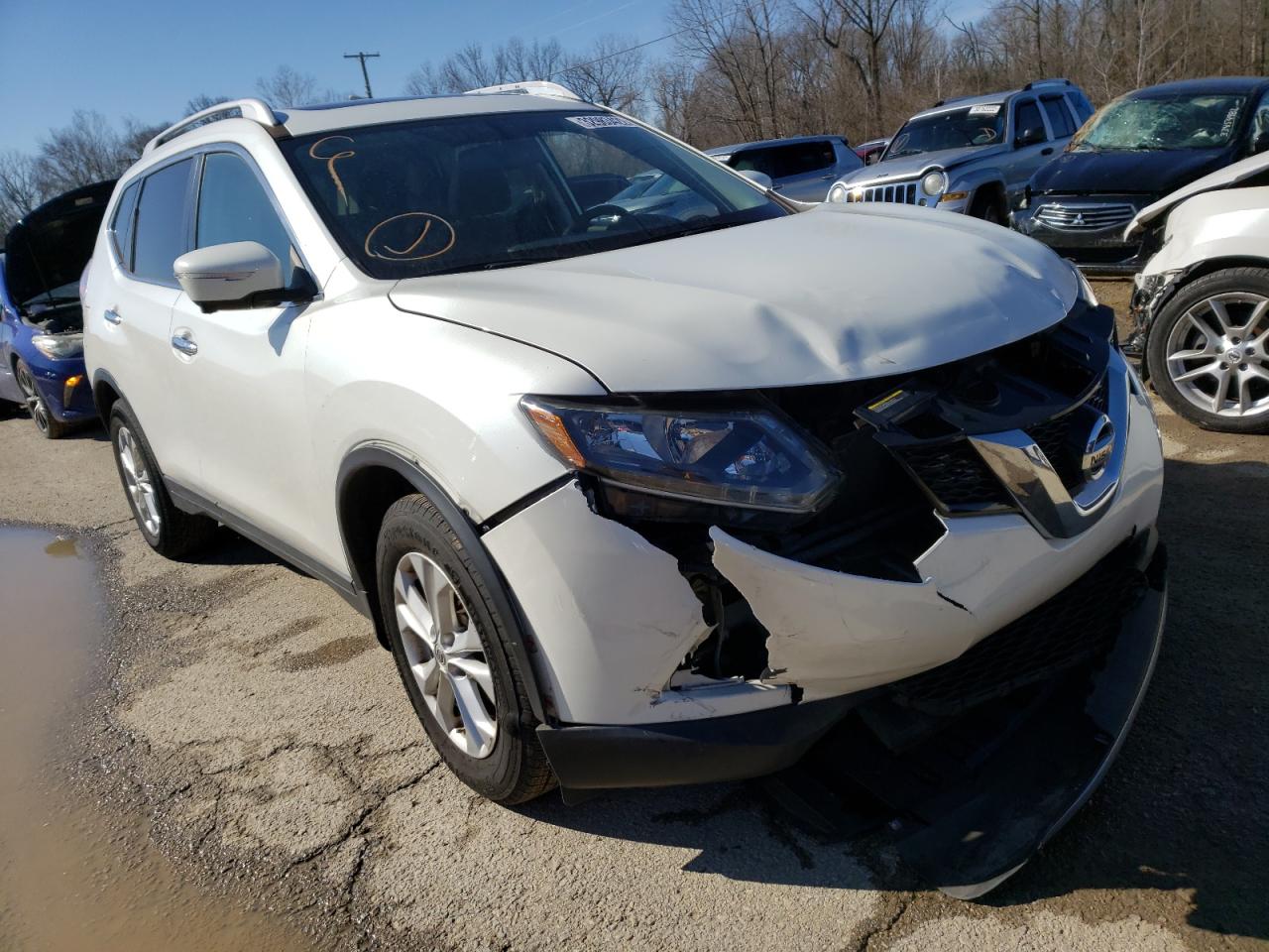 NISSAN ROGUE S 2015 with VIN 5N1AT2MT5FC811193 - Photo from auction