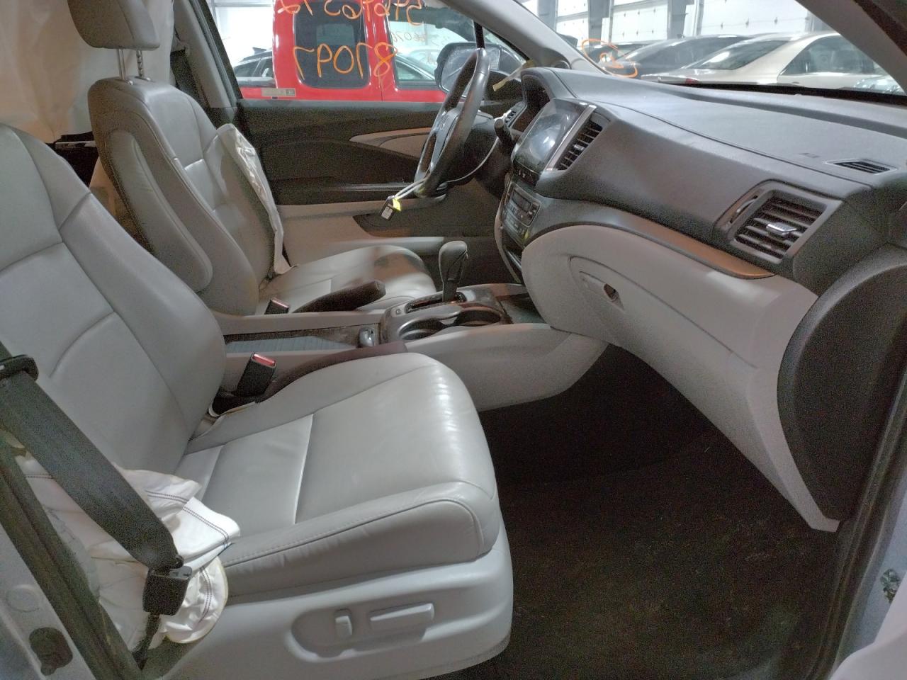 Photo 5 from auction – 2018 HONDA PILOT EXL with VIN 5FNYF6H69JB012955