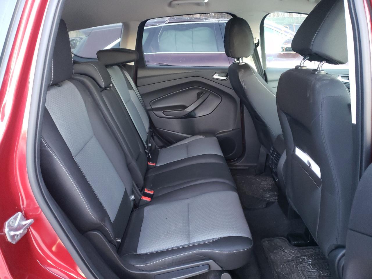 Photo 6 from auction – 2017 FORD ESCAPE SE with VIN 1FMCU9GD1HUC50491