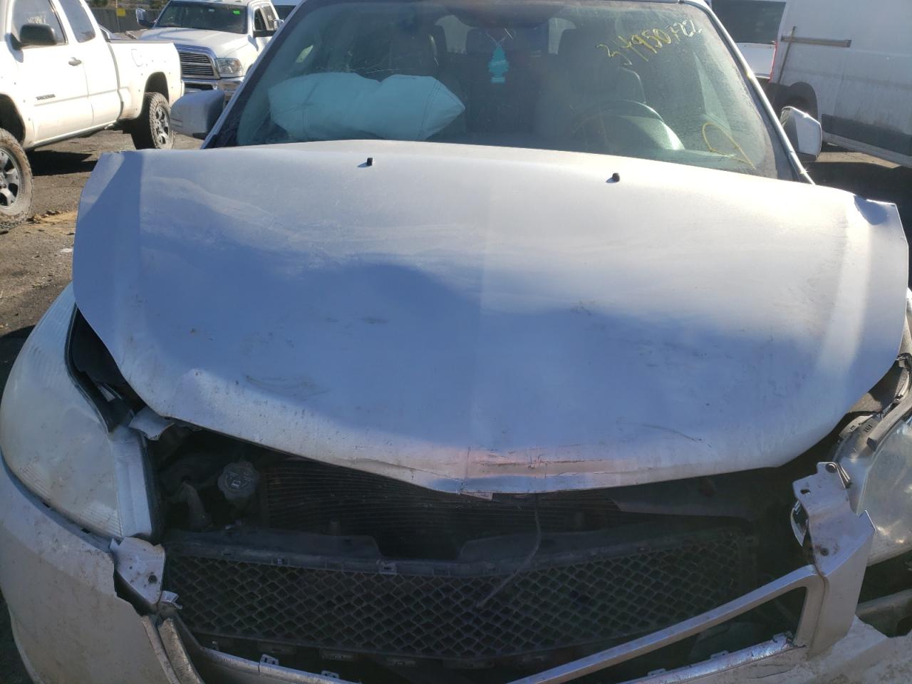 Photo 7 from auction – 2011 CHEVROLET TRAVERSE L with VIN 1GNKVJED0BJ370610