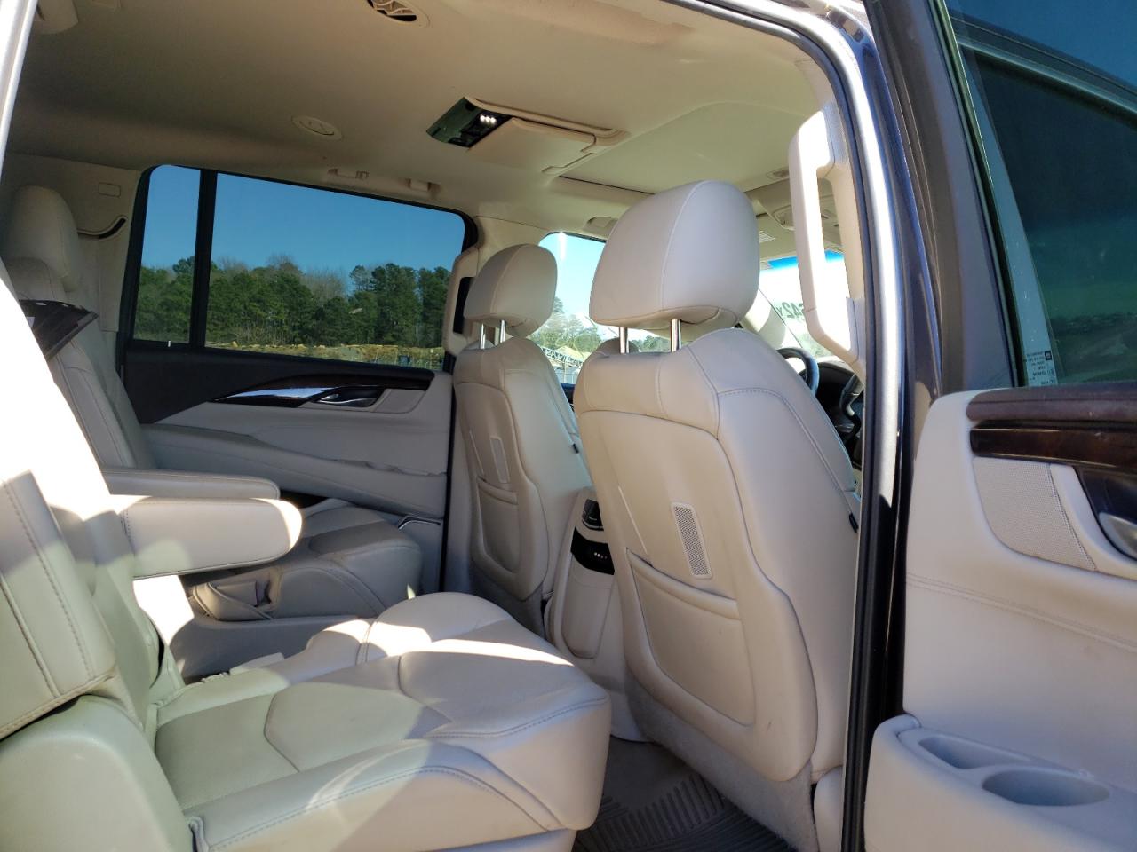 Photo 6 from auction – 2015 CADILLAC ESCALADE E with VIN 1GYS4JKJ5FR242192