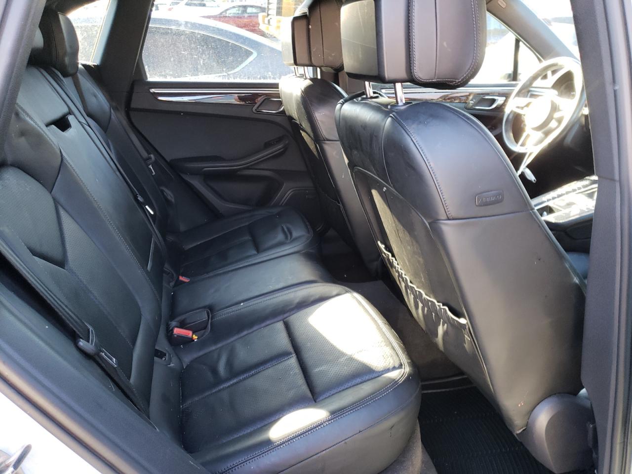 Photo 6 from auction – 2015 PORSCHE MACAN S with VIN WP1AB2A59FLB59366
