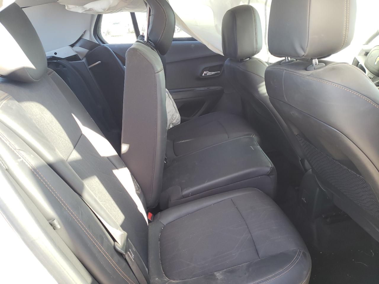 Photo 6 from auction – 2021 CHEVROLET TRAX 1LT with VIN KL7CJLSB0MB357633