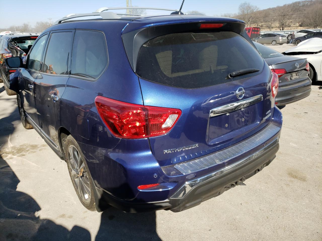 Photo 3 from auction – 2018 NISSAN PATHFINDER with VIN 5N1DR2MM5JC614229