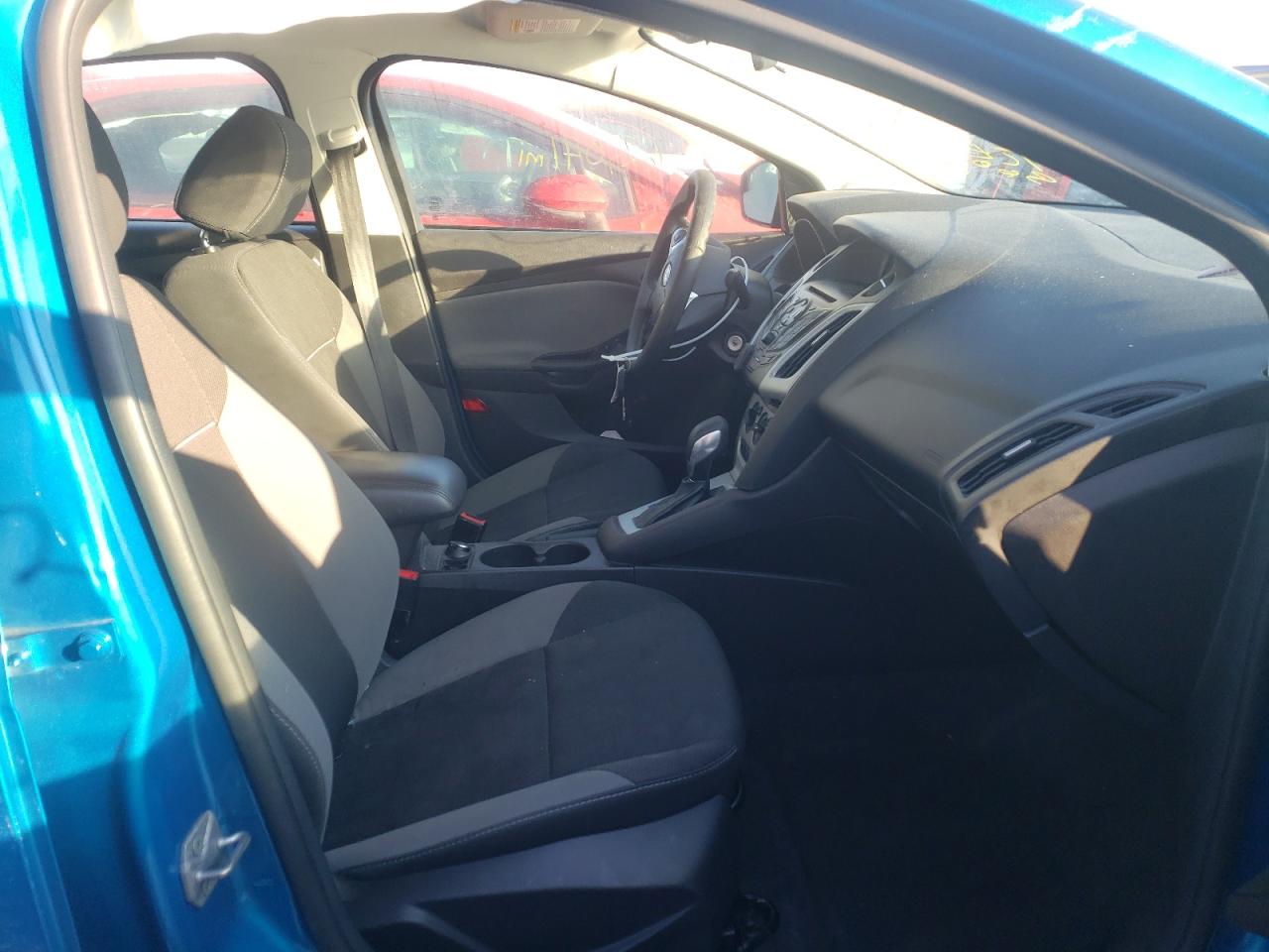 Photo 5 from auction – 2014 FORD FOCUS SE with VIN 1FADP3F20EL123378