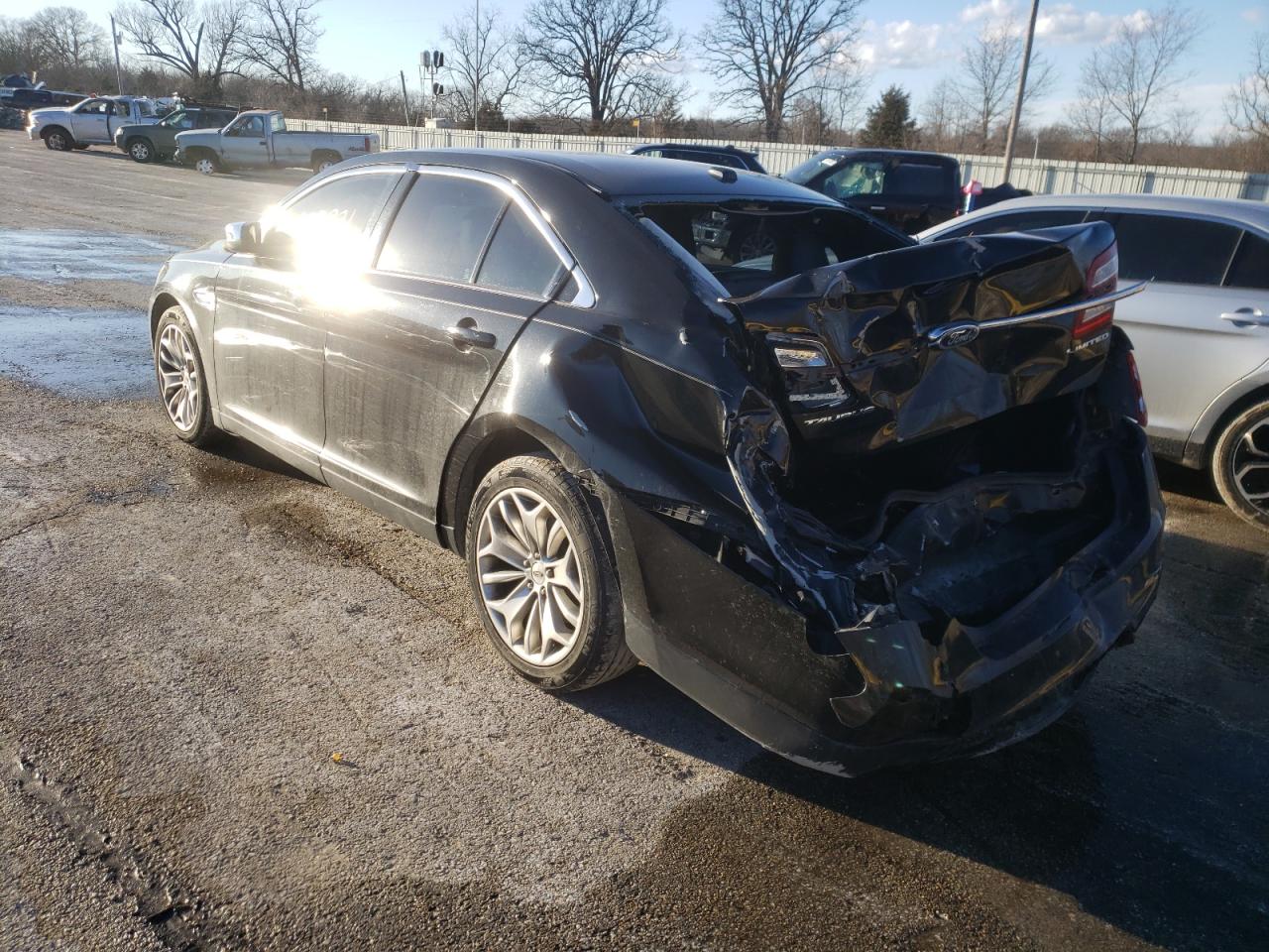 Photo 3 from auction – 2015 FORD TAURUS LIM with VIN 1FAHP2F89FG165607