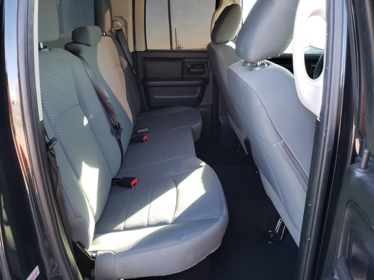 Photo 6 from auction – 2018 RAM 1500 ST with VIN 1C6RR6FG5JS299275