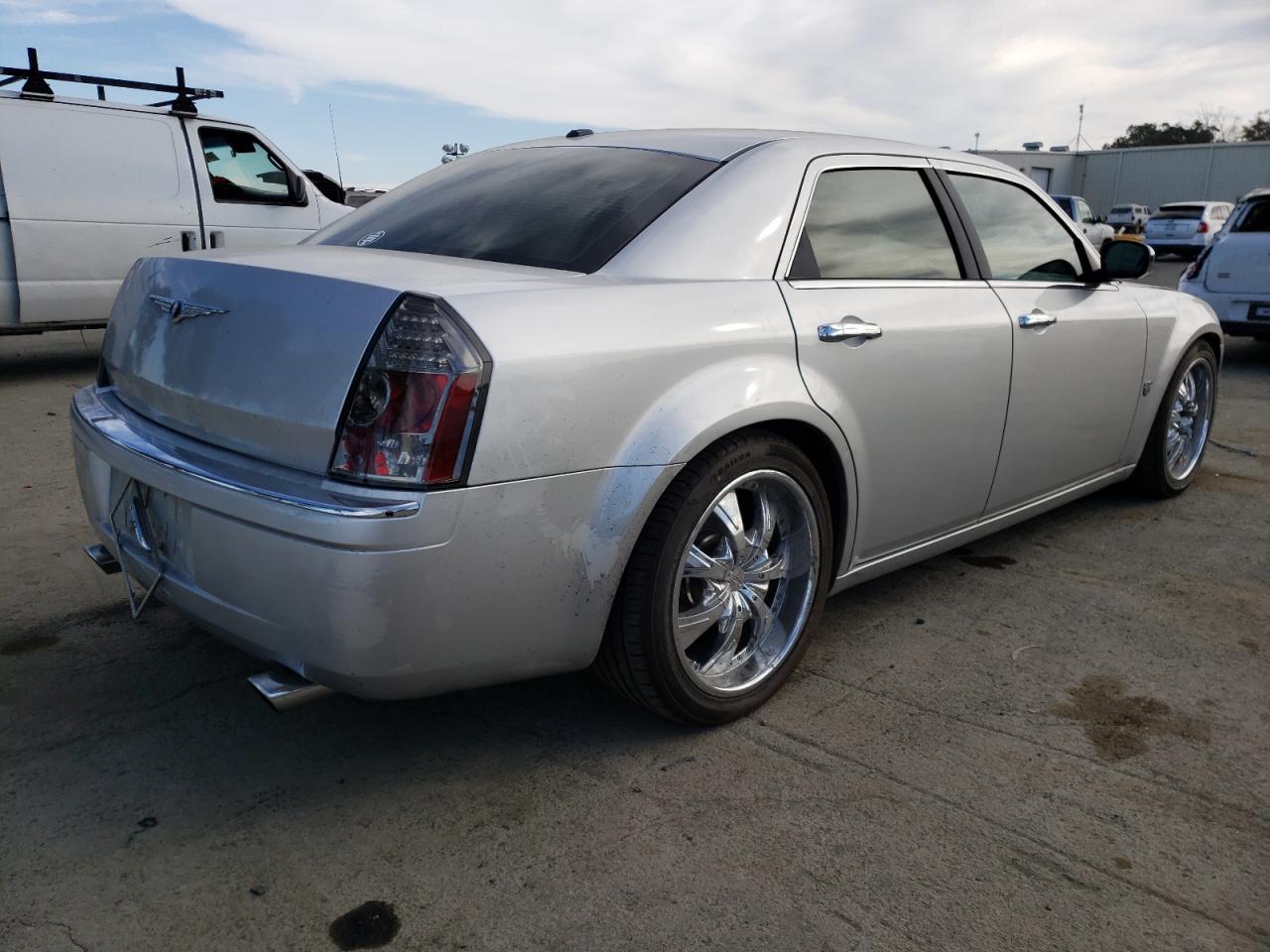 Photo 4 from auction – 2007 CHRYSLER 300C with VIN 2C3KA63H07H835813