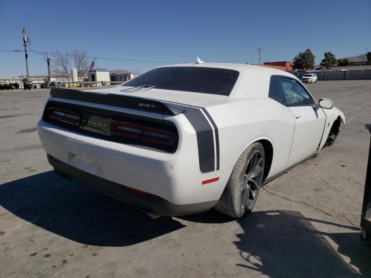 Photo 4 from auction – 2018 DODGE CHALLENGER with VIN 2C3CDZFJ6JH241200