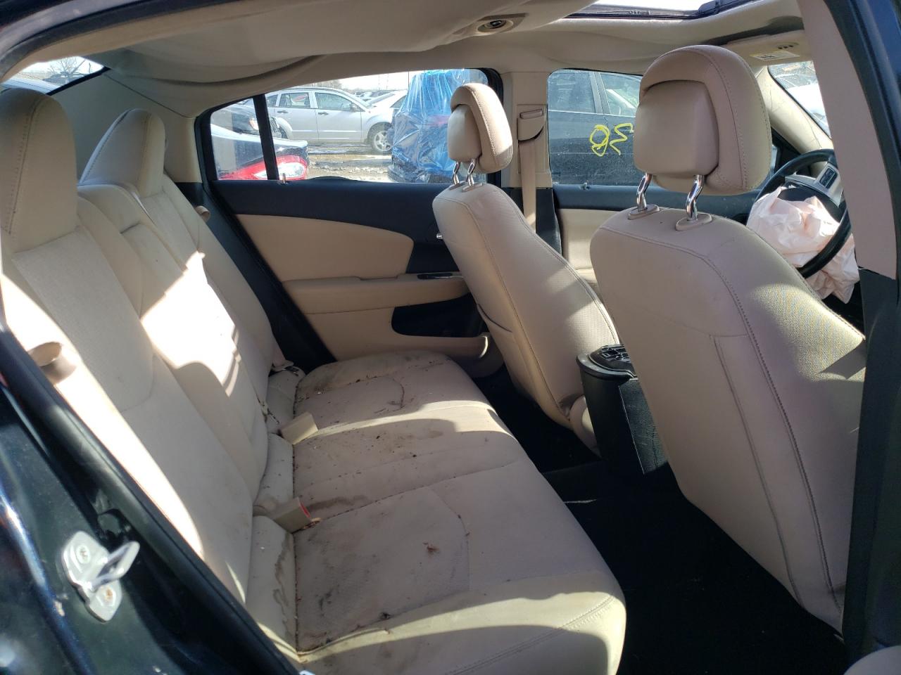Photo 6 from auction – 2012 CHRYSLER 200 TOURIN with VIN 1C3CCBBB8CN130974