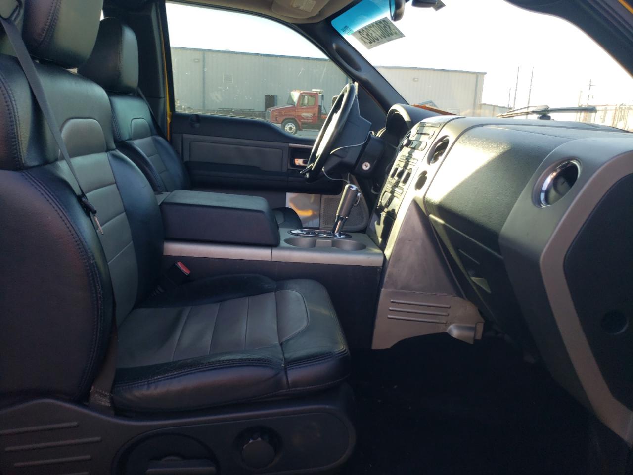 Photo 5 from auction – 2004 FORD F150 with VIN 1FTPX04564KA02927