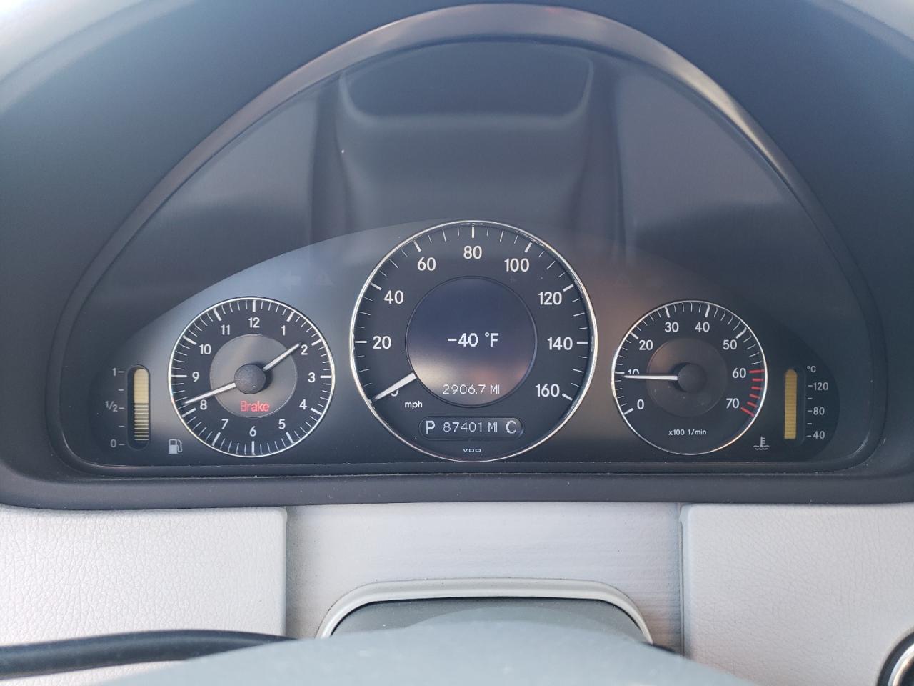 Photo 8 from auction – 2005 MERCEDES-BENZ CLK with VIN WDBTK75JX5F136334