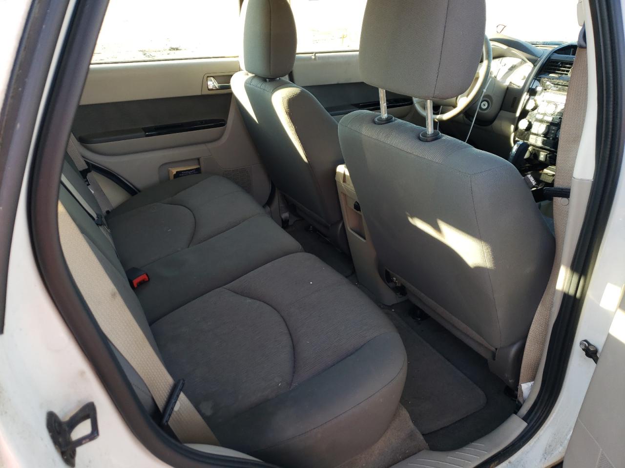 Photo 6 from auction – 2011 MAZDA TRIBUTE with VIN 4F2CY0C74BKM00097