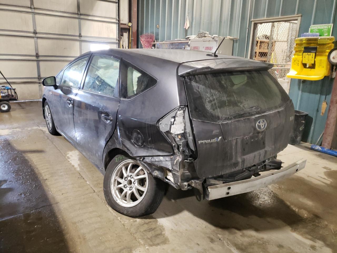 Photo 3 from auction – 2016 TOYOTA PRIUS V with VIN JTDZN3EU5GJ048040