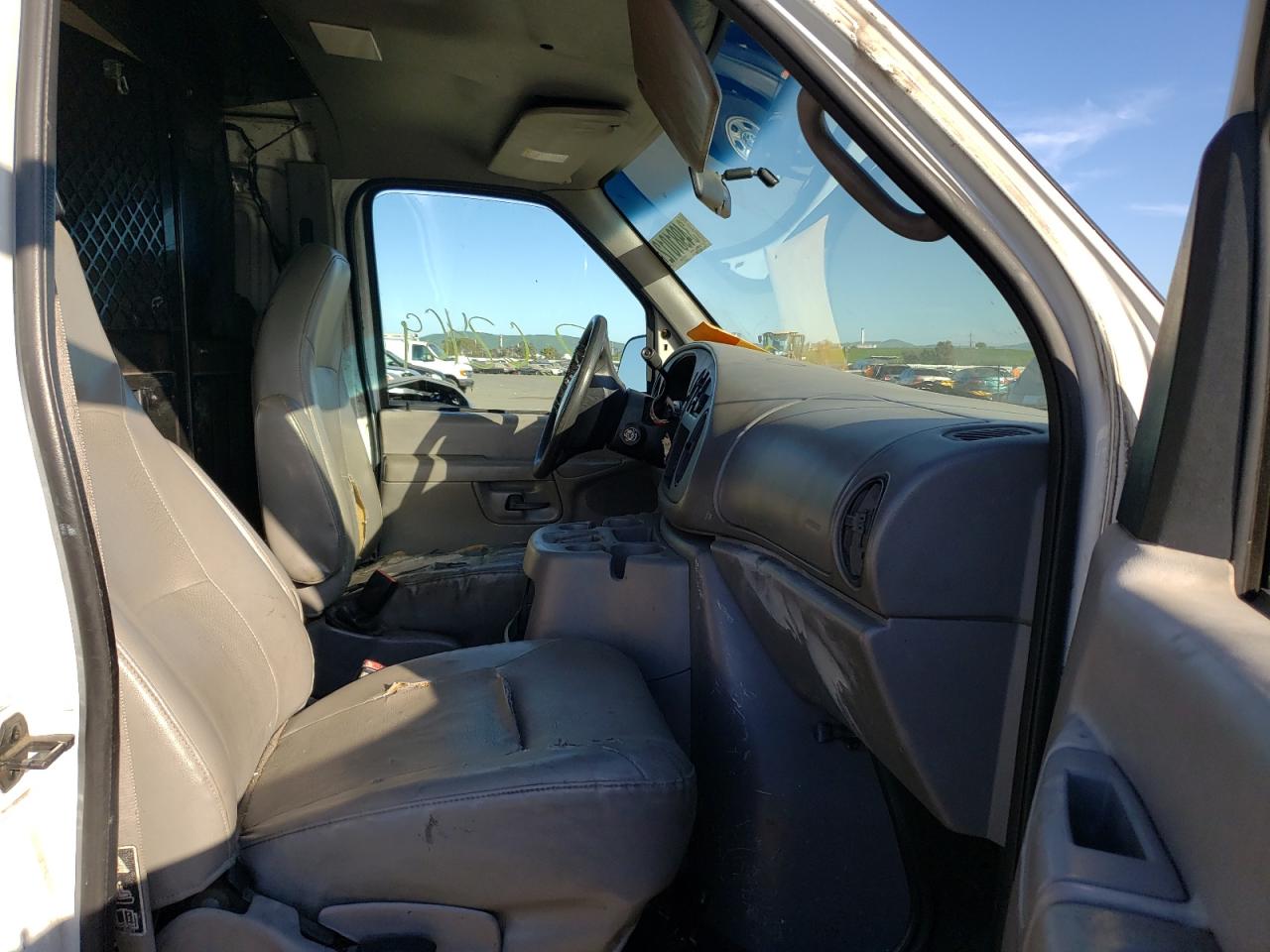 Photo 5 from auction – 2002 FORD ECONOLINE with VIN 1FTNE24LX2HA67135