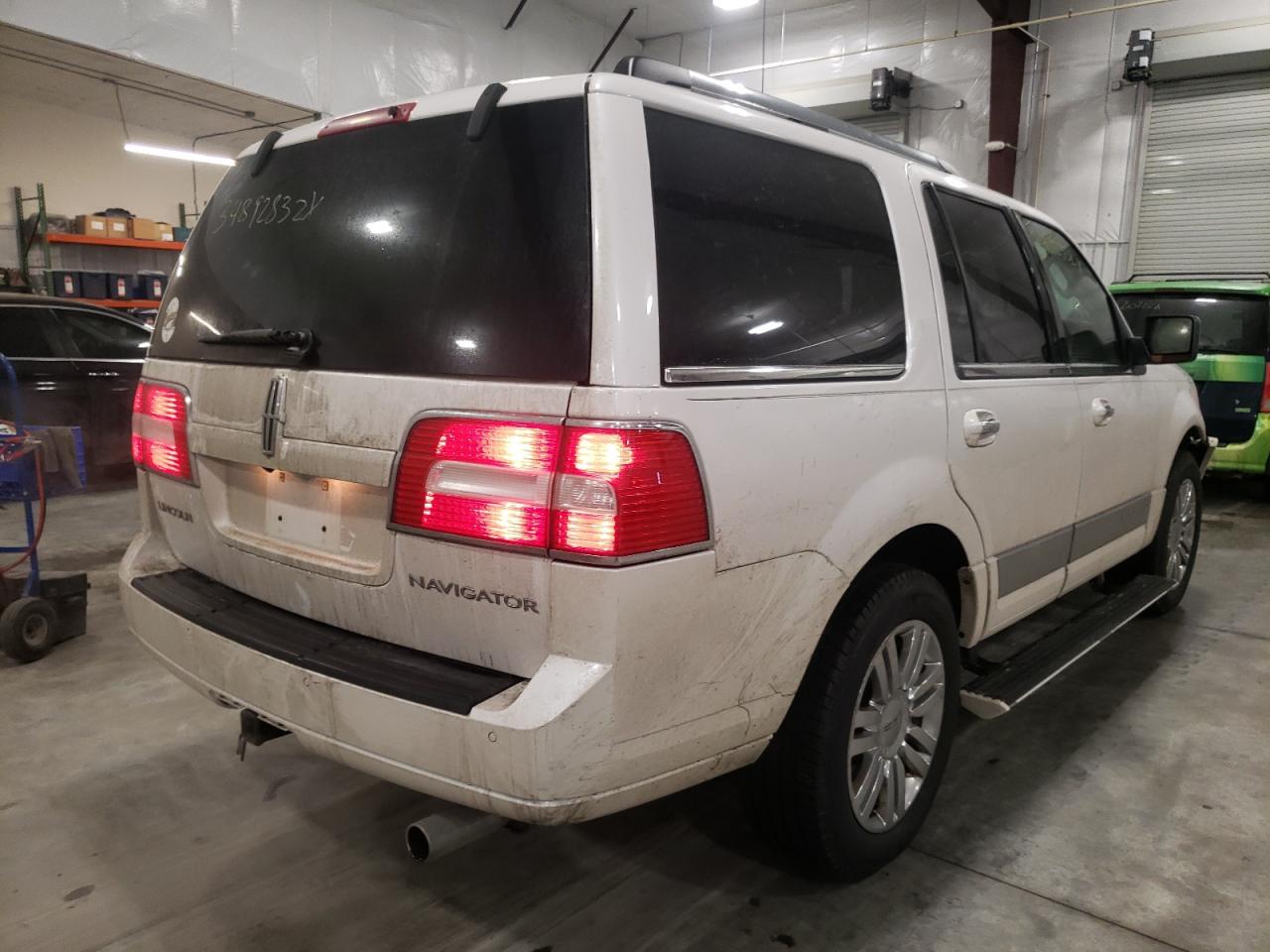 Photo 4 from auction – 2009 LINCOLN NAVIGATOR with VIN 5LMFU28519EJ01888