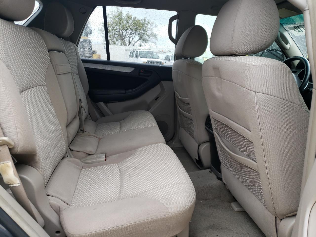 Photo 6 from auction – 2006 TOYOTA 4RUNNER SR with VIN JTEZU14R060076784