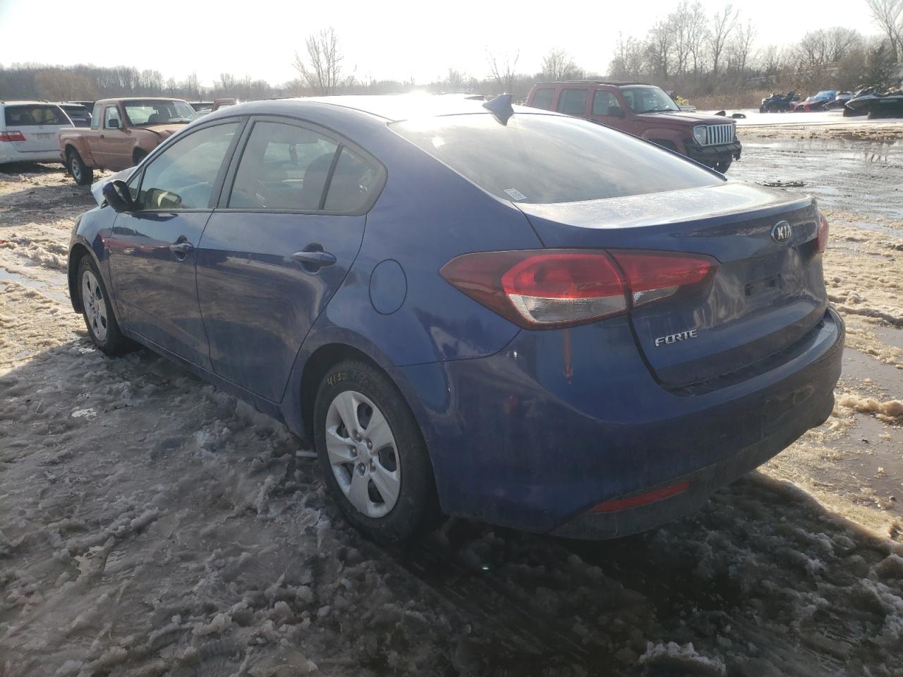Photo 3 from auction – 2017 KIA FORTE LX with VIN 3KPFK4A71HE046527