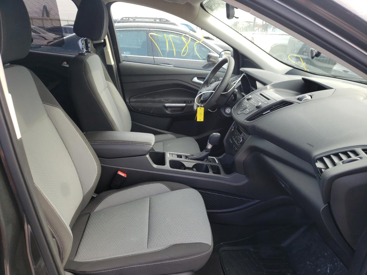Photo 5 from auction – 2017 FORD ESCAPE SE with VIN 1FMCU0GD5HUE01702