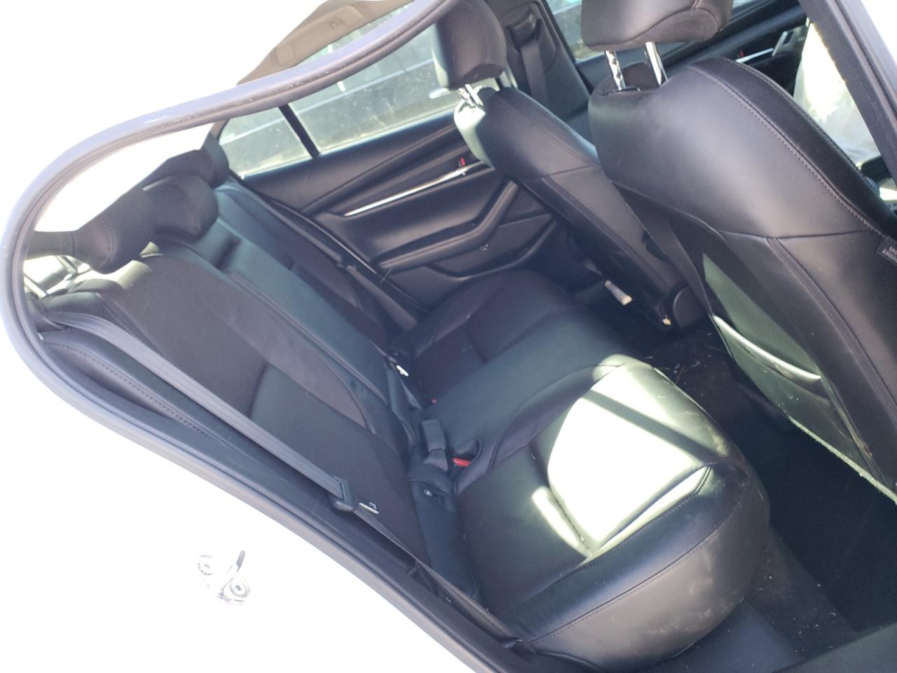 Photo 6 from auction – 2020 MAZDA 3 PREMIUM with VIN 3MZBPBEM3LM126105