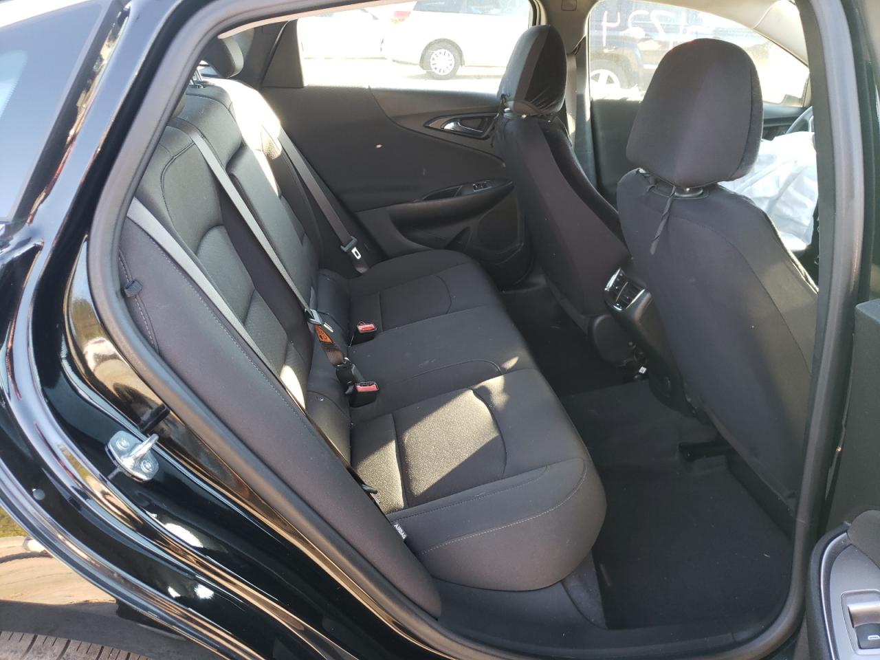 Photo 6 from auction – 2020 CHEVROLET MALIBU LT with VIN 1G1ZD5ST2LF089760