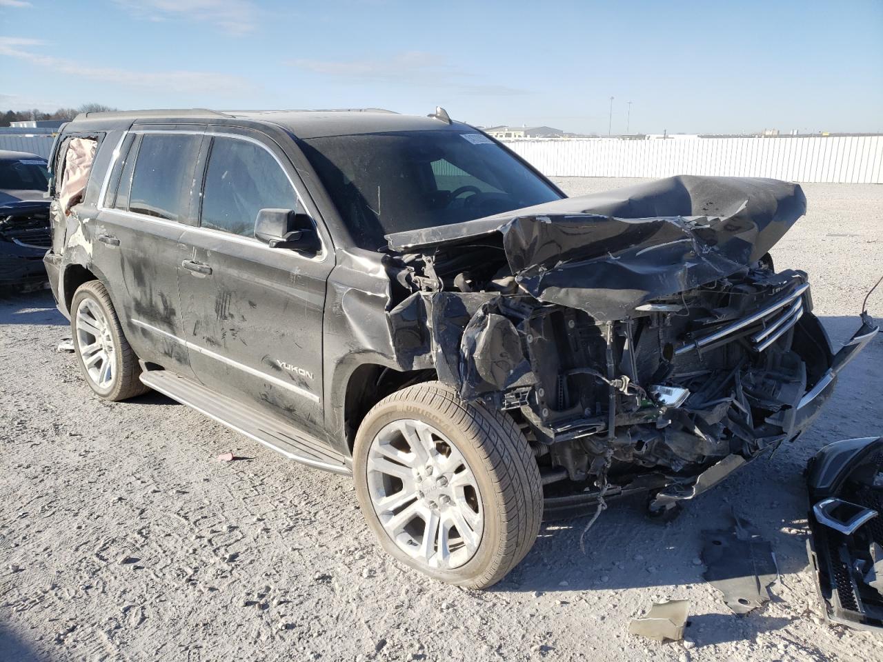 GMC YUKON SLT 2018 with VIN 1GKS2BKC4JR401204 - Photo from auction