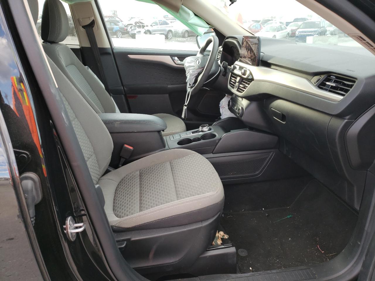Photo 5 from auction – 2020 FORD ESCAPE SE with VIN 1FMCU9G62LUA91202