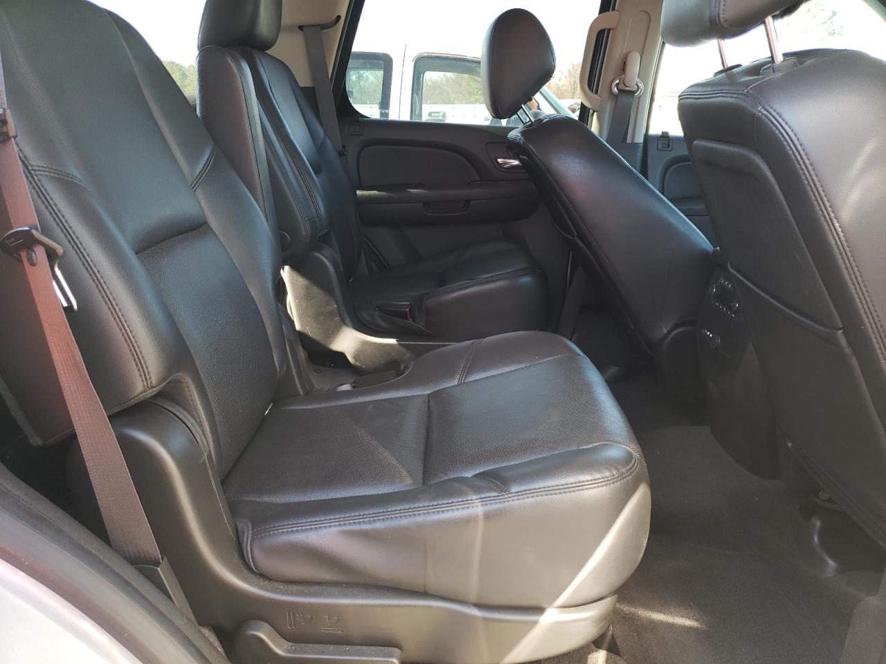 Photo 6 from auction – 2014 CHEVROLET TAHOE C150 with VIN 1GNSCCE04ER101076