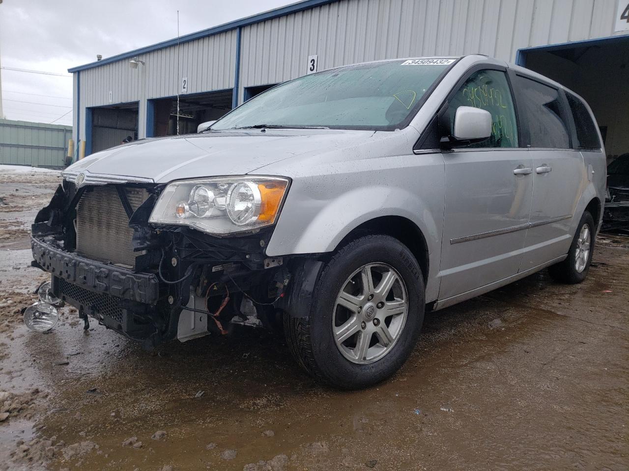 Photo 2 from auction – 2010 CHRYSLER TOWN & COU with VIN 2A4RR8DX6AR339186