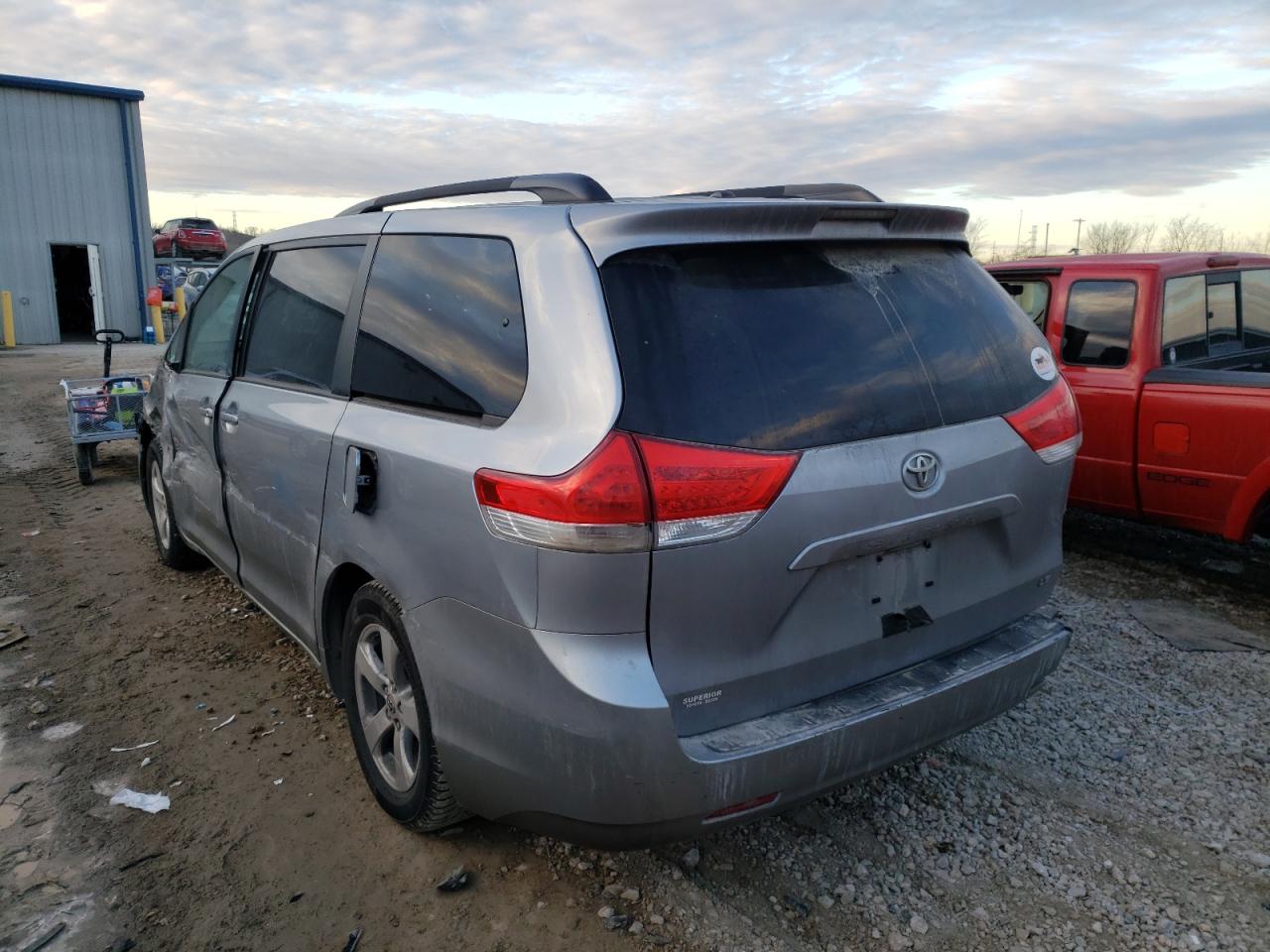 Photo 3 from auction – 2011 TOYOTA SIENNA LE with VIN 5TDKK3DC3BS085232