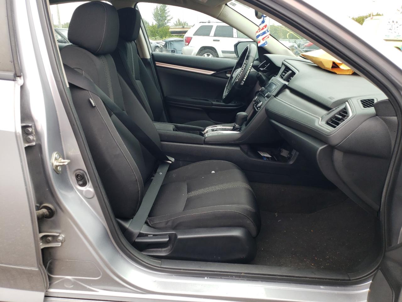 Photo 5 from auction – 2017 HONDA CIVIC LX with VIN 19XFC2F50HE019473