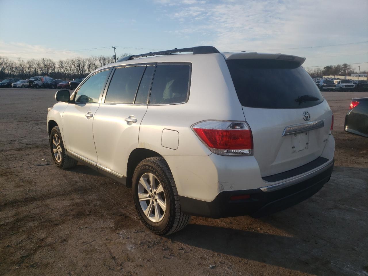 Photo 3 from auction – 2012 TOYOTA HIGHLANDER with VIN 5TDBK3EH4CS124504