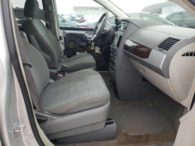 Photo 5 from auction – 2010 CHRYSLER TOWN & COU with VIN 2A4RR5D1XAR214234