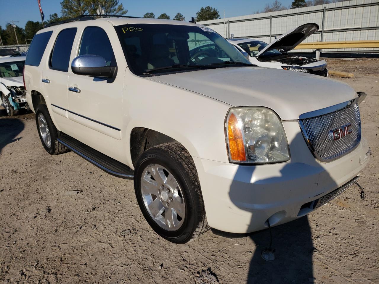 GMC YUKON 2008 z numerem VIN 1GKFC13098R222437 - Zdjęcie z aukcji