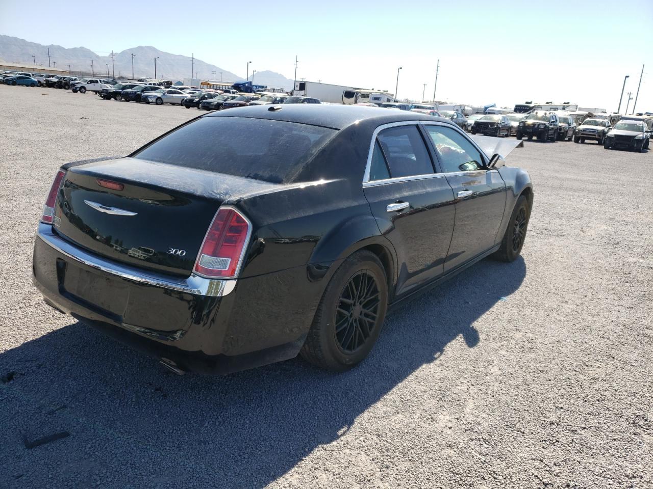 Photo 4 from auction – 2012 CHRYSLER 300 LIMITE with VIN 2C3CCACG3CH166598